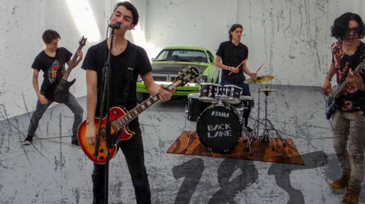 Alternatīvā roka grupa Back Lane laiž klajā fantastisku dziesmu - ''185''