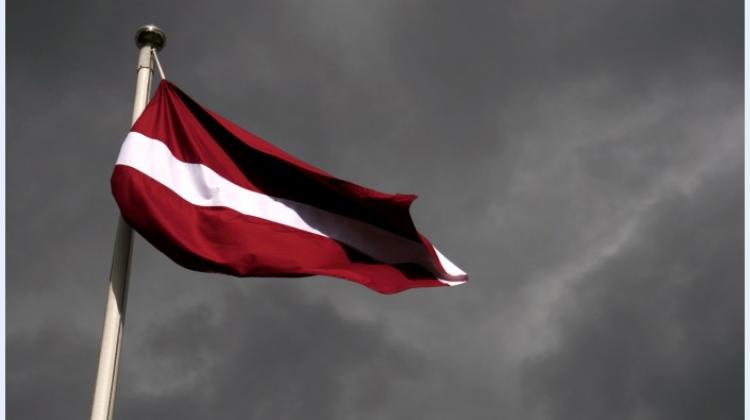 Samanta Tīna un LTV turpina ņirgāties un izplatīt "savu dziesmu" par to, ka Eiro