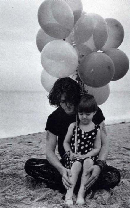 Johnny Depp and his niece... Autors: dzeimsons Slavenību Gigapaka