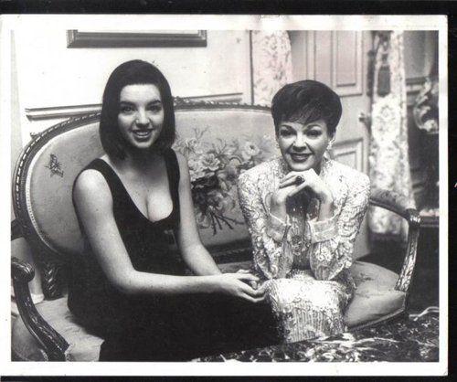 Liza Minnelli and her mother... Autors: dzeimsons Slavenību Gigapaka