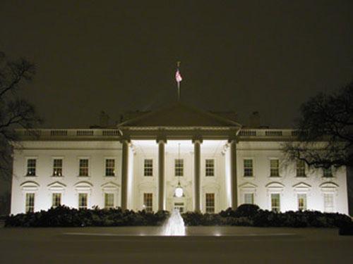 Baltais nams naktī Autors: Shortgrauzis White House