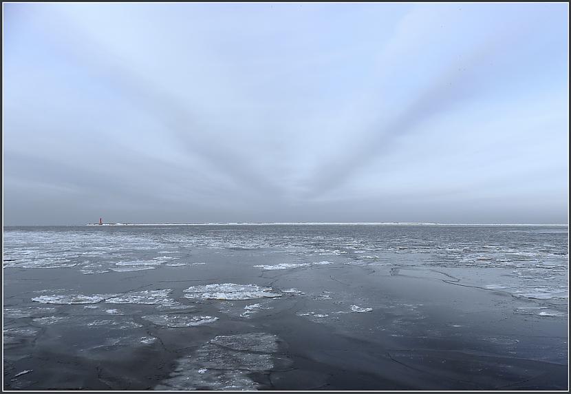  Autors: stokijs Anticiklons DIRK,aukstums un smukas debesis