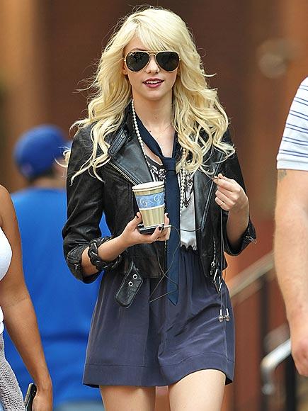  Autors: Honeybear Taylor Momsen.