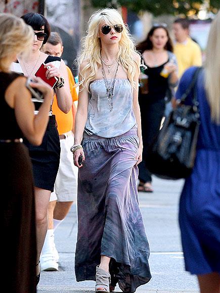  Autors: Honeybear Taylor Momsen.