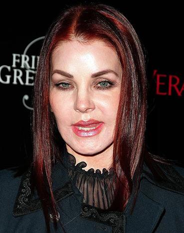 Priscilla Presley veel viena... Autors: sanity Plastic Surgery Nightmares!