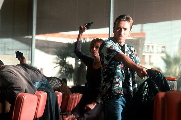 Filmā  Pulp Fiction Autors: papinsh Tim Roth - Lie to Me  (Melu teorija)