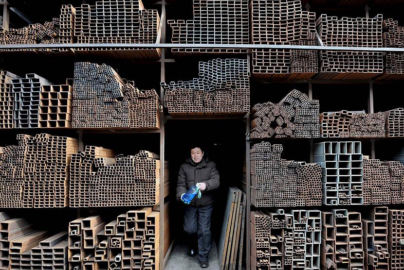 Darbinieks pastaigājas pa... Autors: parafins Es darbiņā