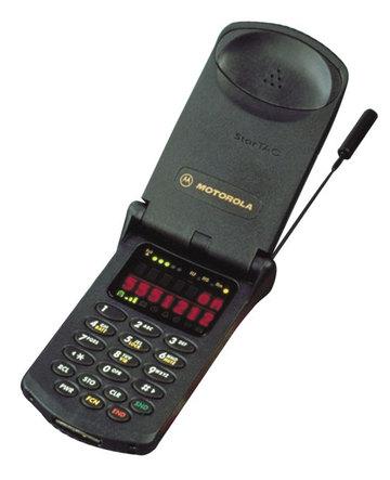 1996 Motorola StarTAC  Pirmais... Autors: somethinglikemelody Mobīlo telefonu dizaina  evolūcija  1983 - 2009  +apraksti