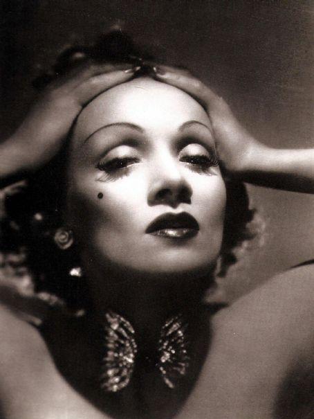  Autors: Honeybear Marlene Dietrich.