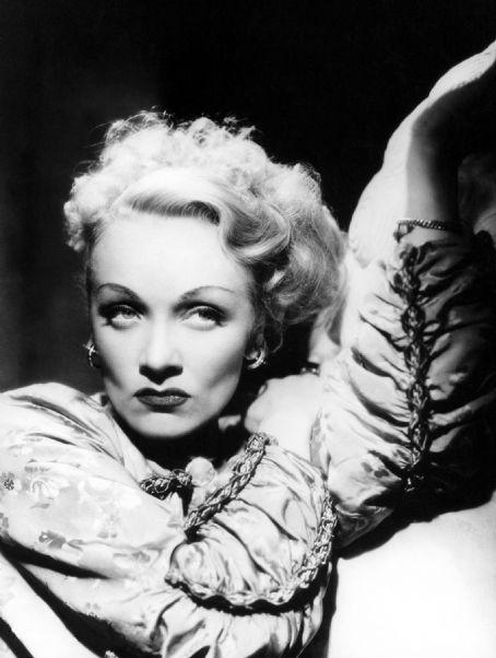  Autors: Honeybear Marlene Dietrich.