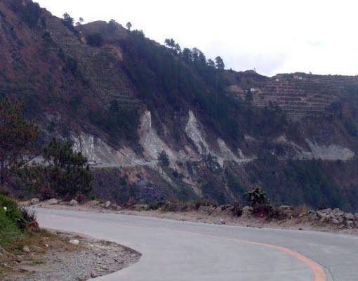 The Halsema Highway in the... Autors: eshan Pasaules sarežģītākie un bīstamākie ceļi