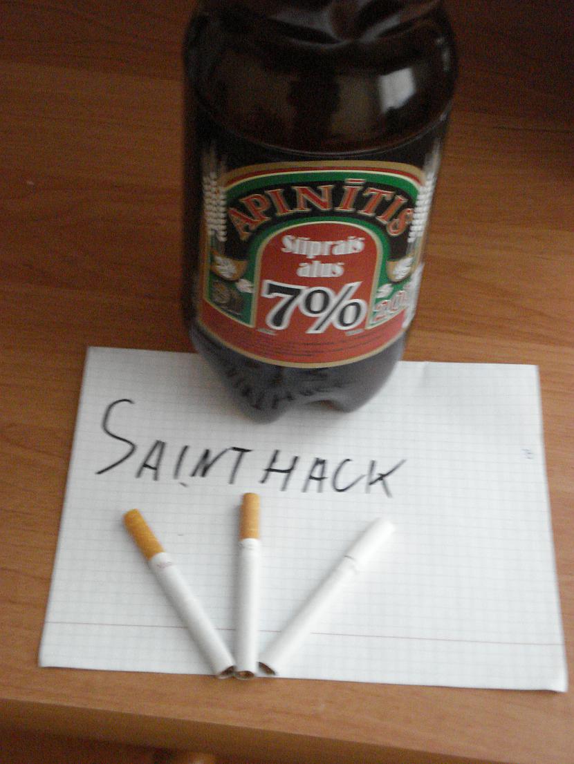  Autors: sainthack dvulja (2litriiga alus pudele) + 3 dažādas cigaretes