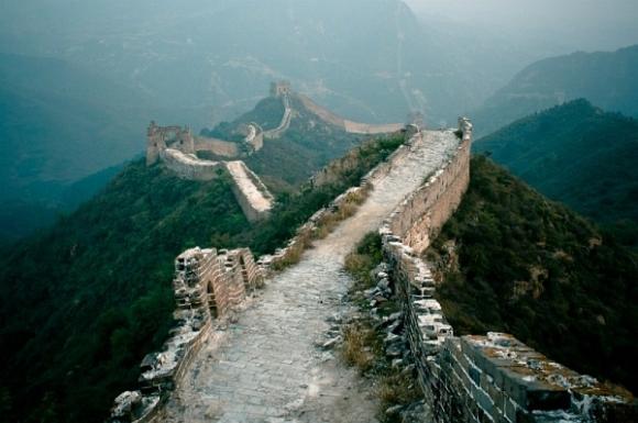 gadiem ejot ķīnas mūris... Autors: Mikuuus Ievēreojamākā nocietinājumu siena pasaulē- Ķīnas mūr
