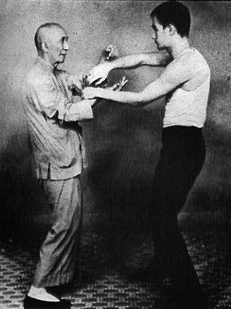 Bruce lee ar savu skolotāju... Autors: nonie #2 Bruce Lee. Ierodas ASV