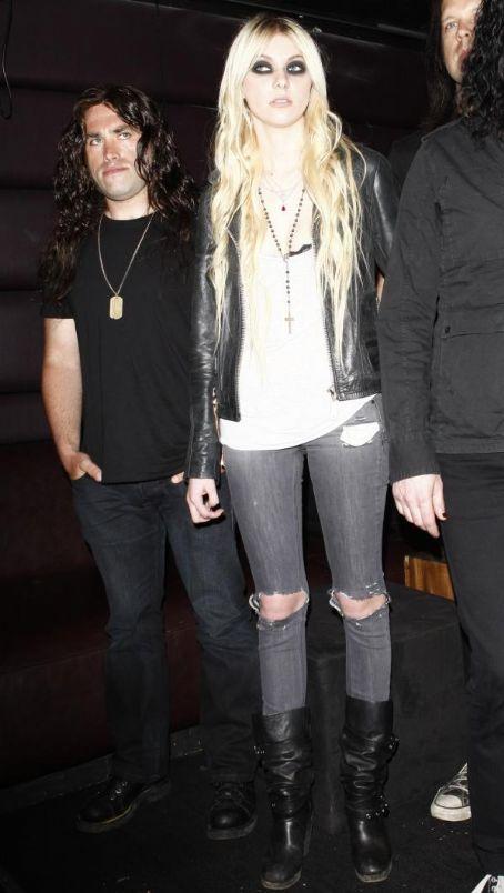  Autors: DarkParadise Taylor Momsen