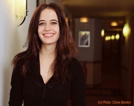  Autors: SamanthaJones Eva Green