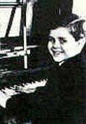 Elton John Dzimis 1947 gada 25... Autors: Kenzie interesanti, bet "slepeni" ...