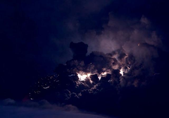 Foto Vilhelm Gunnarsson Autors: Tonijs Zibens virs Eyjafjallajökull