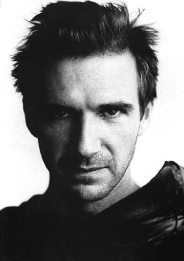 Ralph Fiennes Autors: ruutel Cilvēks Aiz Maskas ~ II