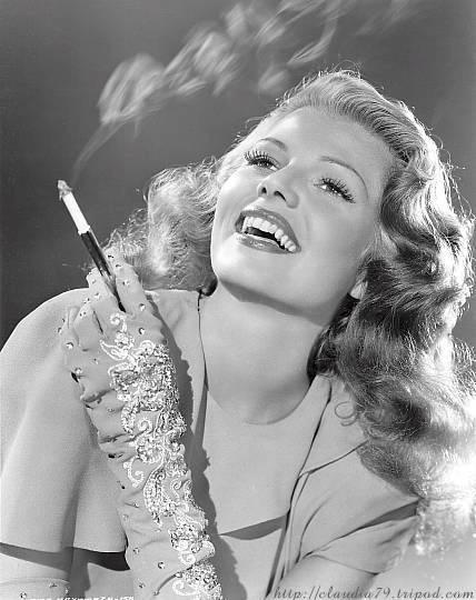 rita Hayworth Autors: Alekssa smēķējošās slavenības