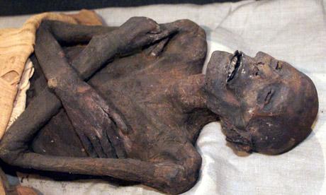 Mūmija Ēģiptiešu Mūmija ir... Autors: Lieniitee Vēsturiskie briesmoņi.