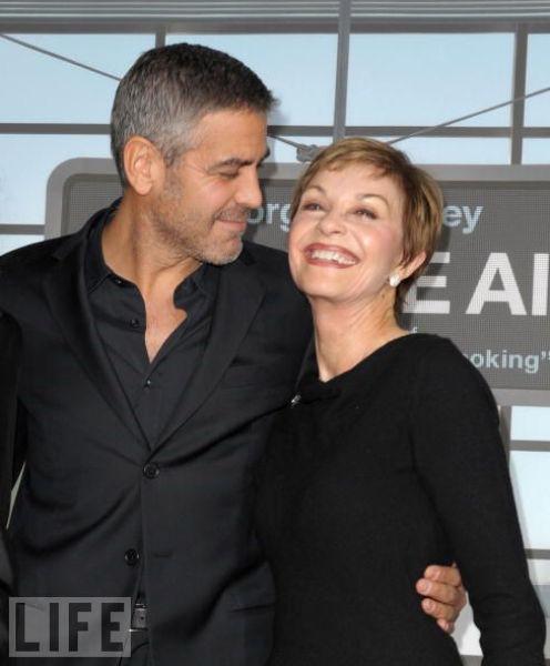 George Clooney and Nina Autors: mjaau Slavenības un viņu mammas!