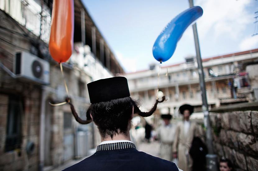 An orthodox Jewish man adorned... Autors: mehmeh Vieglāks par gaisu