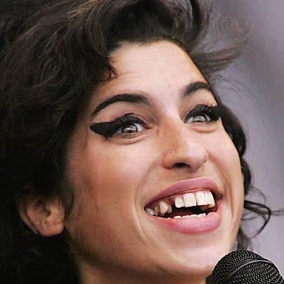 15 Amy Winehouse English soul... Autors: Fosilija Neglītāko slavenību TOP 20!