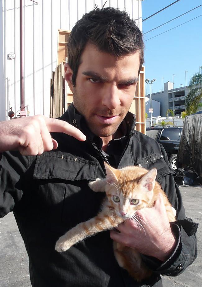  Autors: Fosilija Zachary Quinto (Sylar)