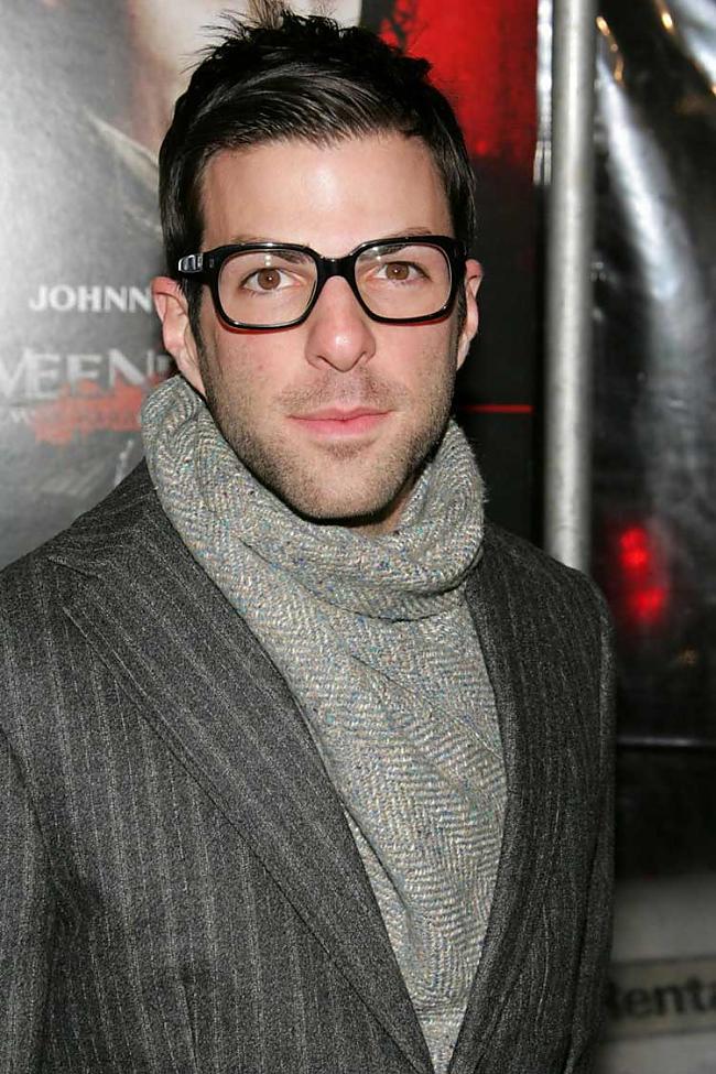  Autors: Fosilija Zachary Quinto (Sylar)