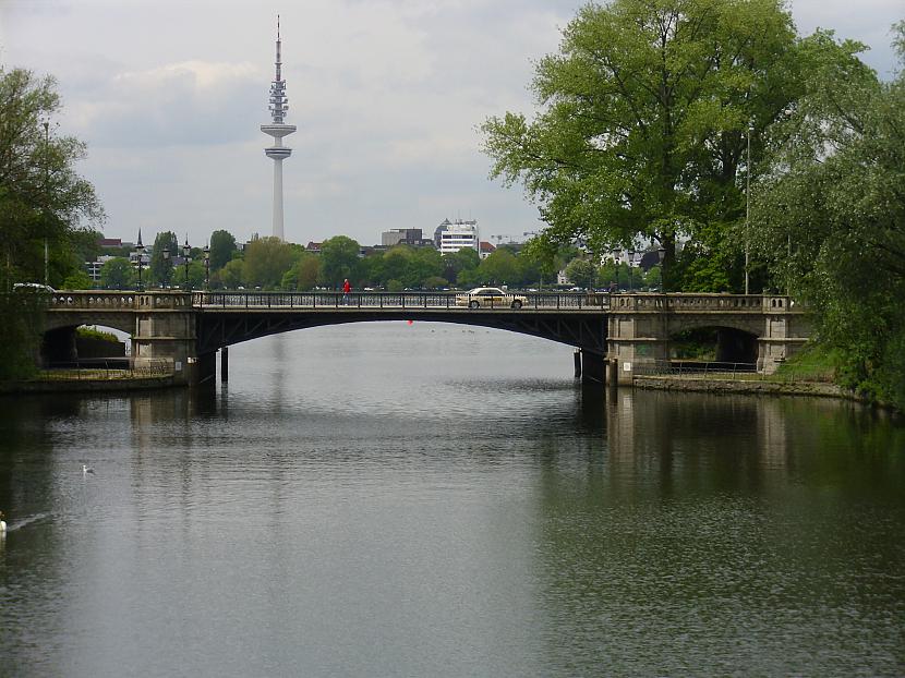 Tlum Hamburgas televiizijas... Autors: bukka Vai Tu jau esi churäjis no tilta?