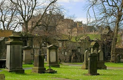 Greyfriars Kirkyard Edinburgā... Autors: ainiss13 Spocīgākās kapsētas pasaulē.