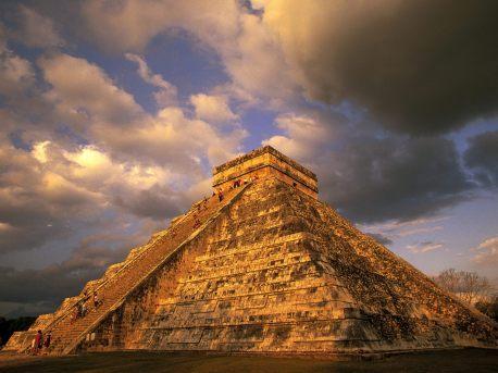 Chichen Itza  Meksika Jukatāna... Autors: Naglene Pasaulē apbrīnojamākās celtnes 3