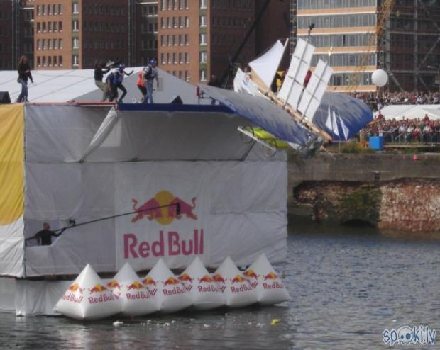  Autors: SharK 1. Red Bull flugtag konkurs Rīgā.