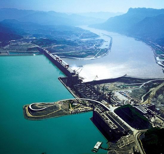 Three Gorges Dam  Ķīna... Autors: Naglene Pasaulē apbrīnojamākās celtnes 4