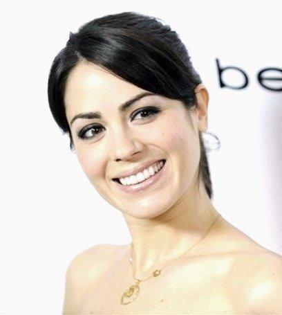  Autors: amucis Michelle Borth