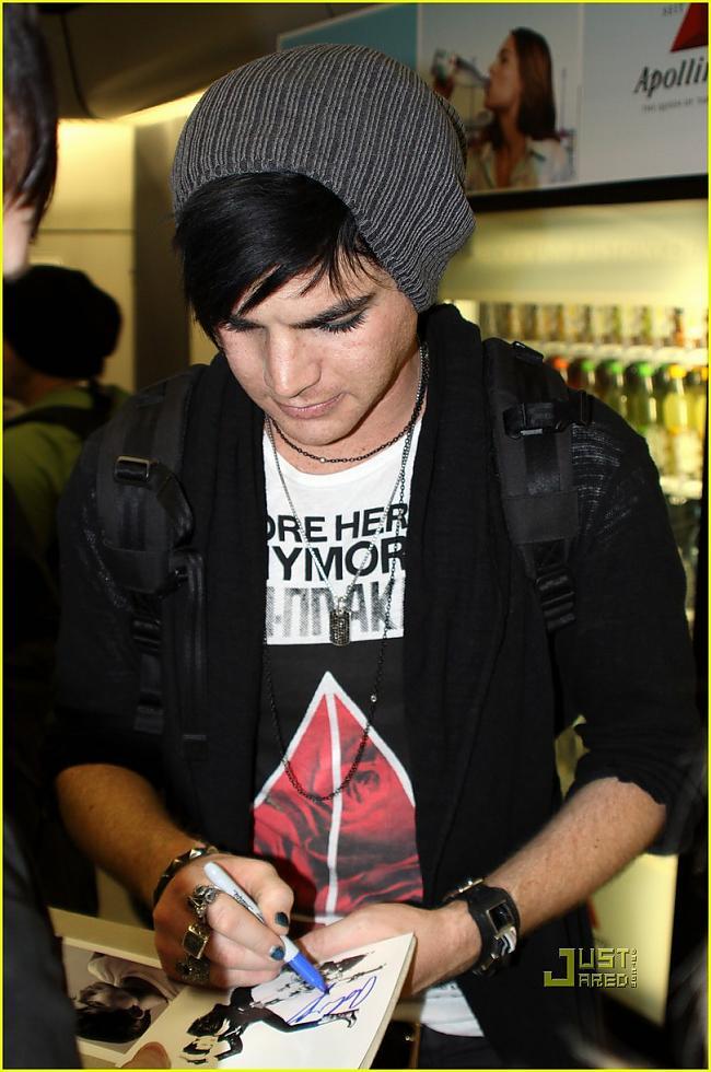  Autors: beciitis Adam Lambert. The best... :)