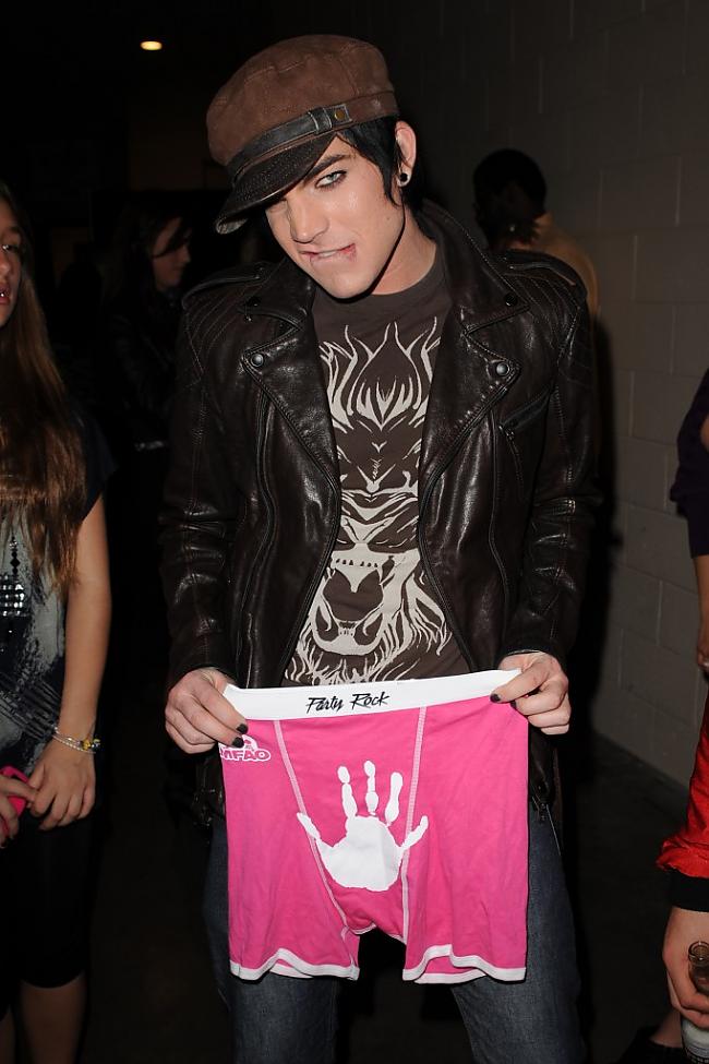  Autors: beciitis Adam Lambert. The best... :)