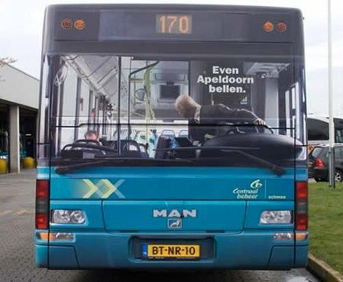  Autors: 123123 Reklāmas uz autobusiem