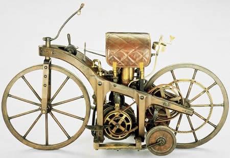 Pasaulē pirmais motocikls 1885... Autors: Grandsire Pasaulē pirmais... / 2 daļa/