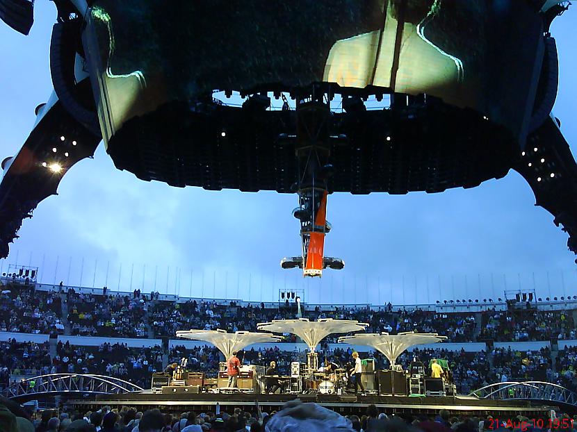 Iesildīšana Autors: Klārksoons U2 koncerts 2010 (Helsinki)
