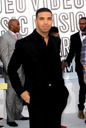 Cutie in black Tā Drake tika... Autors: Krokodīlis MTV Video Music Awards Fashion