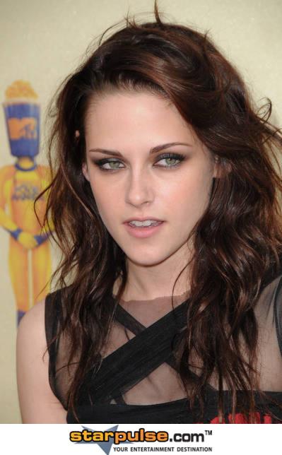  Autors: Fosilija Kristen Jaymes Stewart