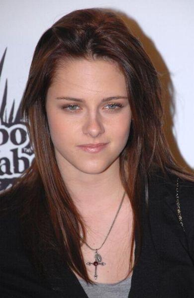  Autors: Fosilija Kristen Jaymes Stewart