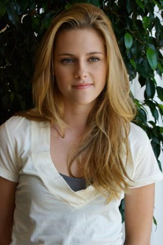  Autors: Fosilija Kristen Jaymes Stewart