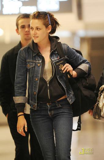  Autors: Fosilija Kristen Jaymes Stewart