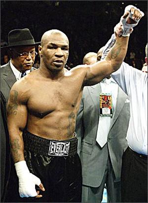9  Mike Tyson supersmagais... Autors: eriks22 pasaules labāko bokseru top 10