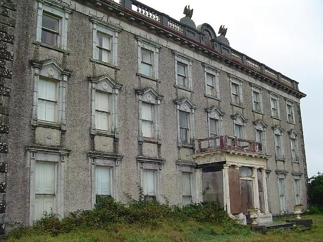 Ir dzirdēts ka šo caurumu... Autors: gingerfish Loftus hall.