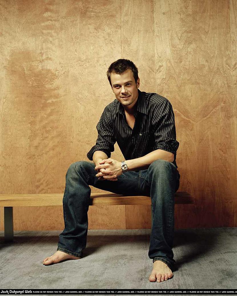  Autors: dea Josh Duhamel