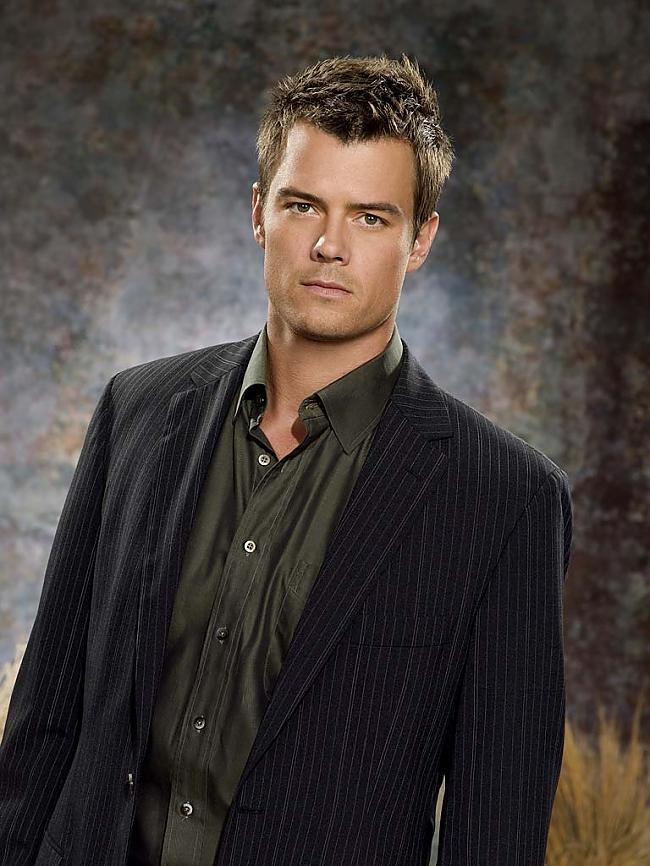  Autors: dea Josh Duhamel